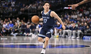 杜兰特空接暴扣，全场掌声雷动