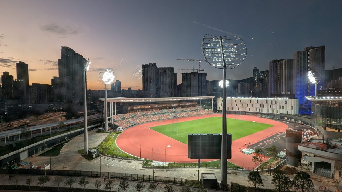 费迪南德：阿森纳不需要埃泽，当然他也可以提升板凳深度